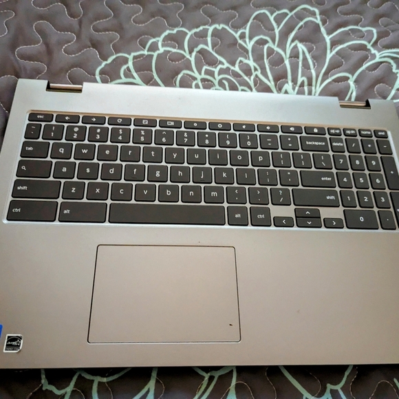 Laptop - Picture 1 of 4